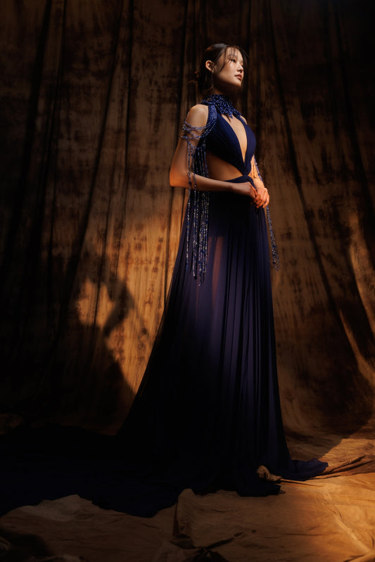 The V neck blue mousseline dress